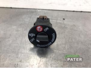 Used Airbag switch Renault Captur (2R) 0.9 Energy TCE 12V Price € 10,50 Margin scheme offered by Autoparts Pater