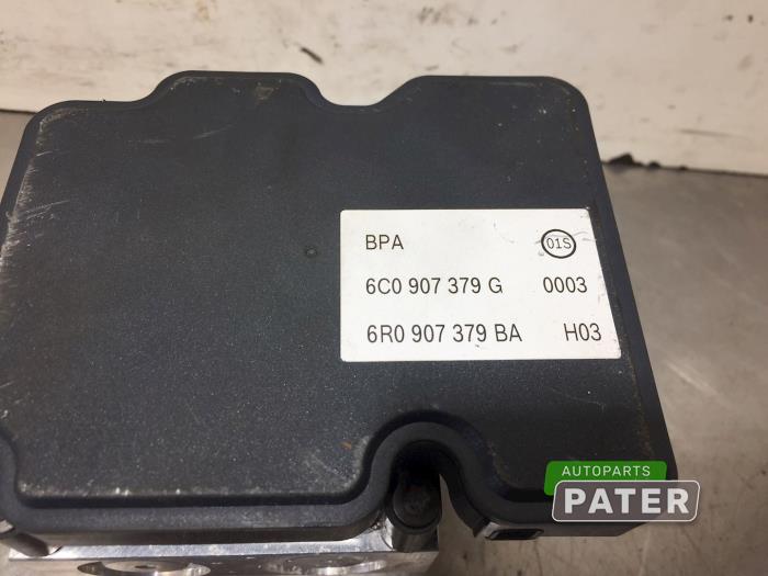 Pompe ABS d'un Volkswagen Polo V (6R) 1.4 TDI DPF BlueMotion technology 2014