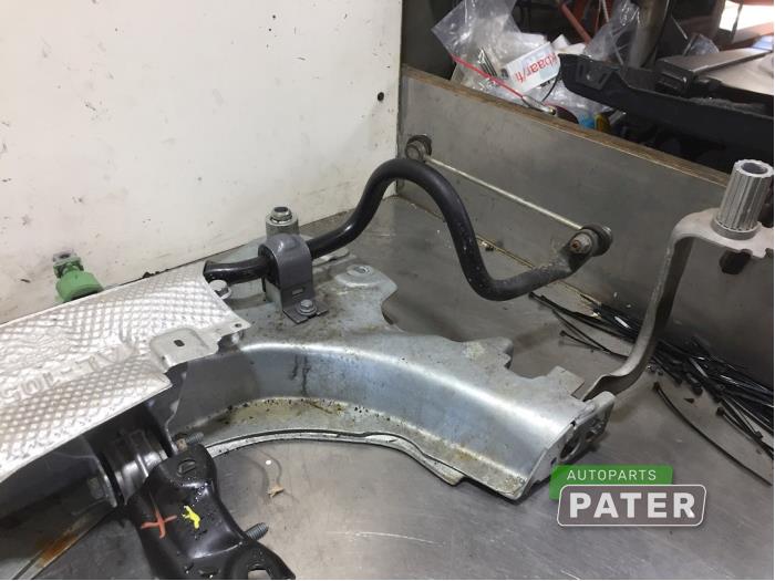Subframe from a Renault Captur (2R) 1.2 TCE 16V EDC 2018