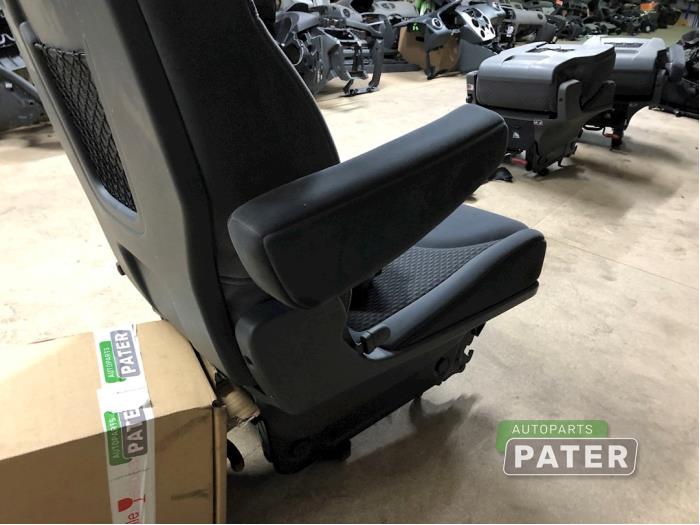 Rear seat from a Peugeot Expert Tepee (G9) 1.6 HDi 16V 90 2010