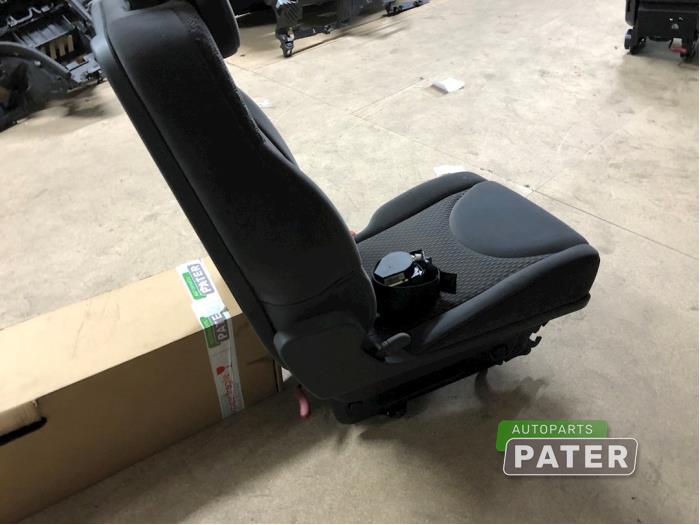 Rear seat from a Peugeot Expert Tepee (G9) 1.6 HDi 90 2010