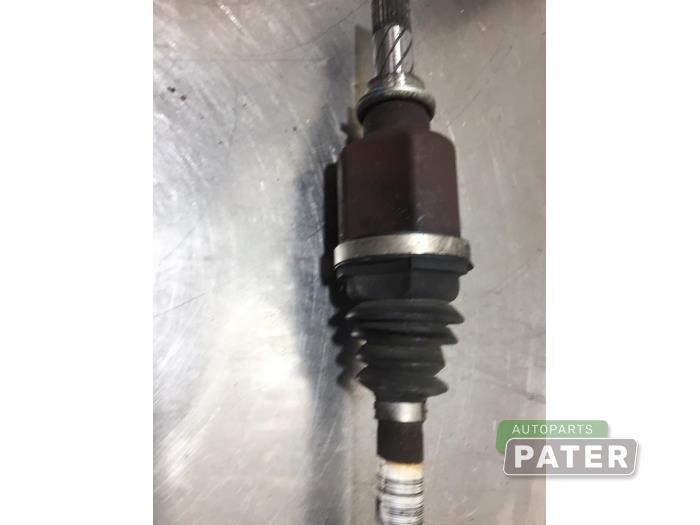 Front drive shaft, left from a Renault Twingo II (CN) 1.5 dCi 70 2009