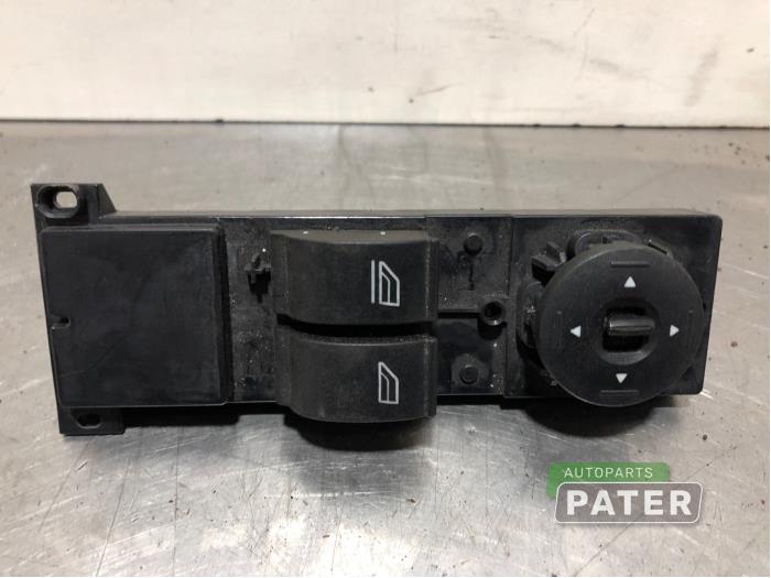 Usados Interruptor combinado de ventanillas Ford Focus C-Max 1.6 TDCi 16V Precio € 10,50 Norma de margen ofrecido por Autoparts Pater