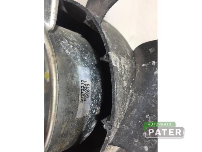 Cooling fans from a Renault Kangoo Express (FW) 1.5 dCi 90 FAP 2016
