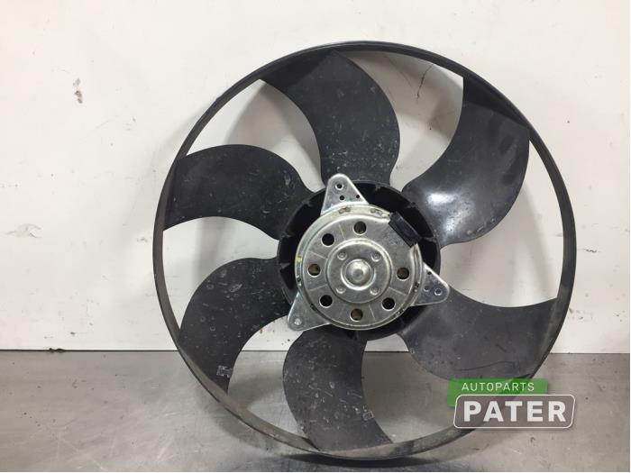 Cooling fans from a Renault Kangoo Express (FW) 1.5 dCi 90 FAP 2016