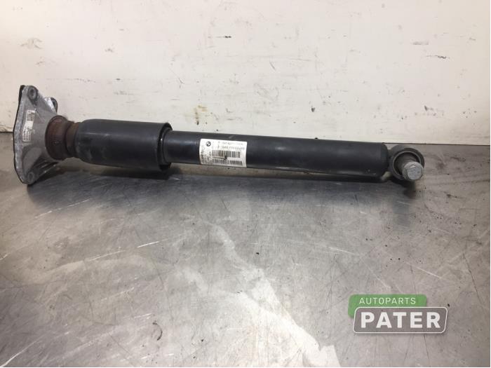 Rear shock absorber, right from a BMW 3 serie (F30) 320d 2.0 16V EfficientDynamicsEdition 2013