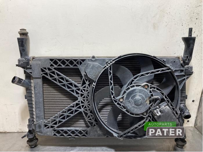 Usagé Radiateur Ford Transit 2.2 TDCi 16V Prix € 158,81 Prix TTC proposé par Autoparts Pater