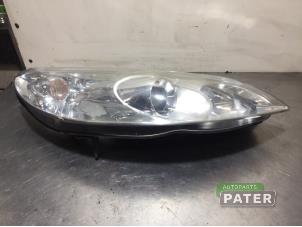 Used Headlight, right Peugeot 407 (6D) 2.0 16V Price € 52,50 Margin scheme offered by Autoparts Pater