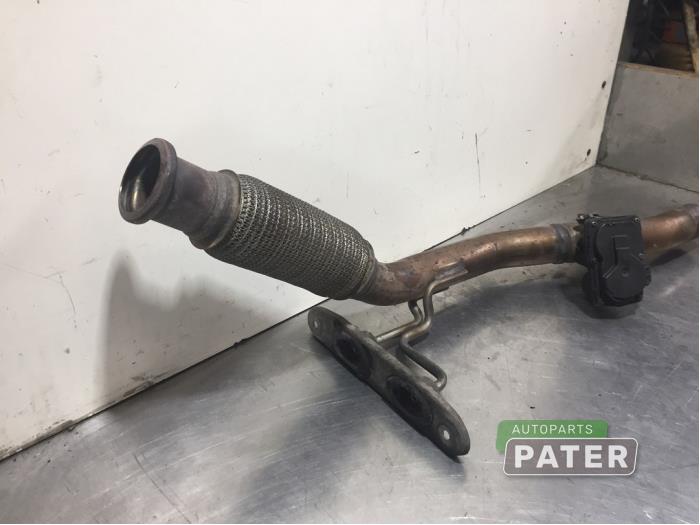 Exhaust front section from a Seat Leon ST (5FF) 1.6 TDI Ecomotive 16V 2014