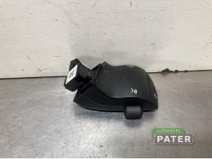 Used Steering wheel mounted radio control Renault Koleos I 2.5 16V 4x4 Price € 52,50 Margin scheme offered by Autoparts Pater
