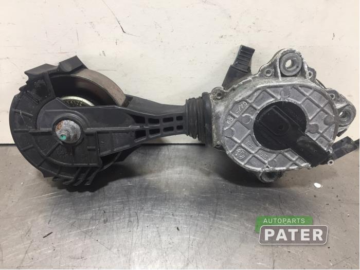 Spanrolle multiriem van een BMW 1 serie (F20) 118i 1.6 16V 2015