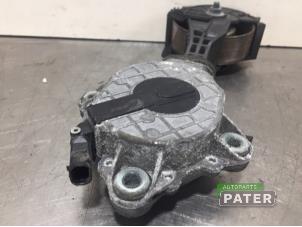 Spanrolle multiriem van een BMW 1 serie (F20) 118i 1.6 16V 2015