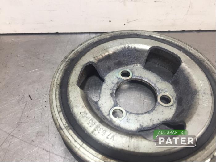 Crankshaft pulley from a BMW 1 serie (F20) 118i 1.6 16V 2015