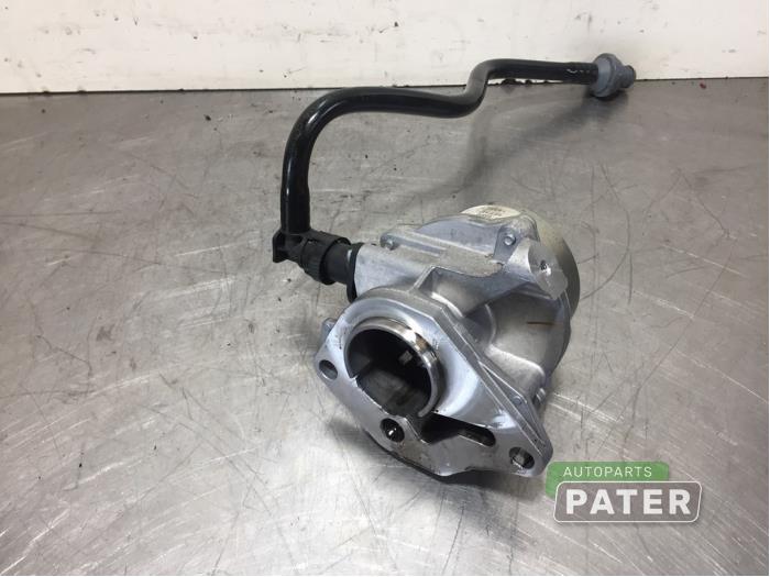 Usagé Pompe à vide (diesel) Mercedes A (W176) 1.5 A-180 CDI, A-180d 16V Prix € 63,00 Règlement à la marge proposé par Autoparts Pater