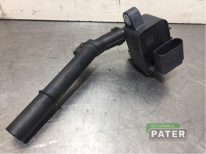Ignition coil from a Mercedes-Benz A (W176) 1.6 A-180 16V 2016