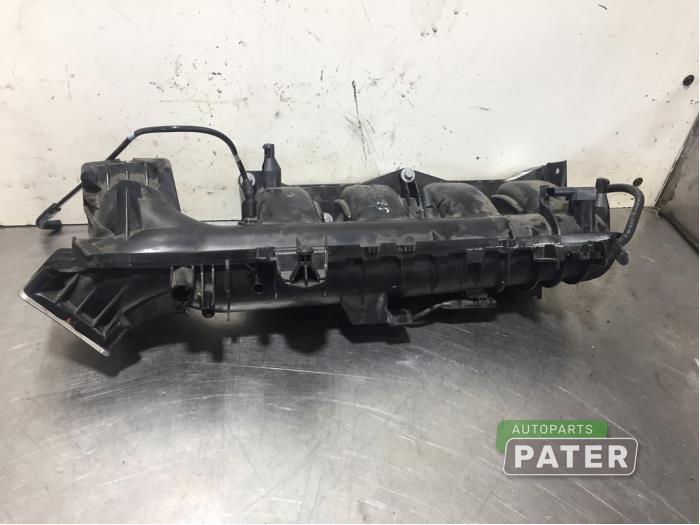 Używane Kolektor dolotowy Mercedes A (W176) 1.6 A-180 16V Cena € 105,00 Procedura marży oferowane przez Autoparts Pater