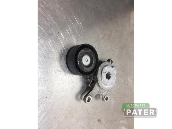 Usados Rodillo tensor correa múltiple Mercedes A (W176) 1.6 A-180 16V Precio € 26,25 Norma de margen ofrecido por Autoparts Pater