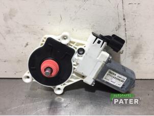 Used Door window motor Ford Transit Connect (PJ2) 1.6 TDCi 16V 95 Price € 44,47 Inclusive VAT offered by Autoparts Pater
