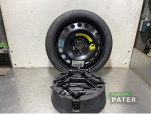Used Jackkit + spare wheel Opel Signum (F48) 3.0 CDTI V6 24V Price € 78,75 Margin scheme offered by Autoparts Pater