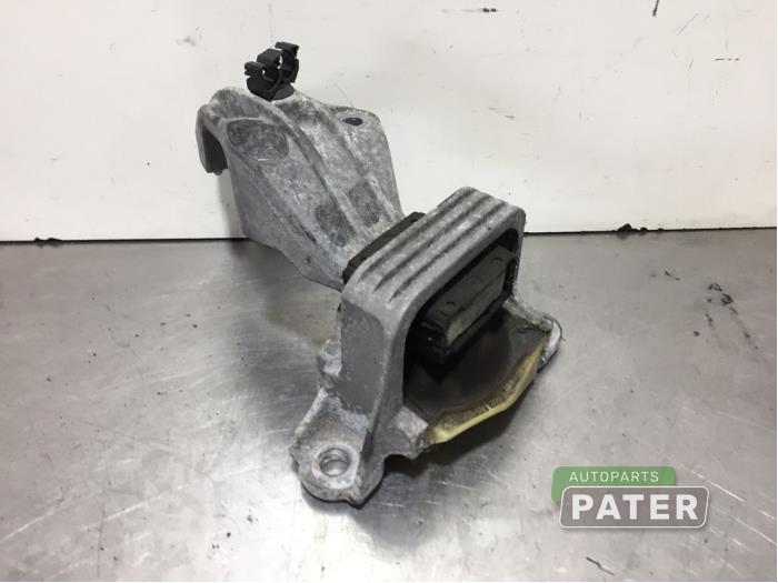 Used Engine mount Renault Megane III Grandtour (KZ) 1.5 dCi 110 Price € 22,05 Margin scheme offered by Autoparts Pater