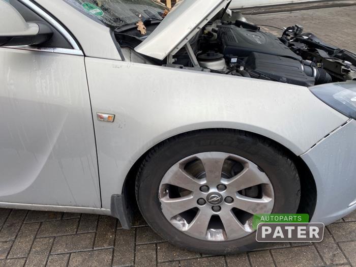 Front wing, right from a Opel Insignia Sports Tourer 2.0 CDTI 16V 130 ecoFLEX 2012