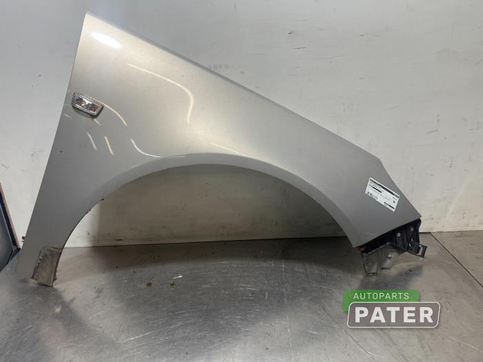 Front wing, right from a Opel Insignia Sports Tourer 2.0 CDTI 16V 130 ecoFLEX 2012