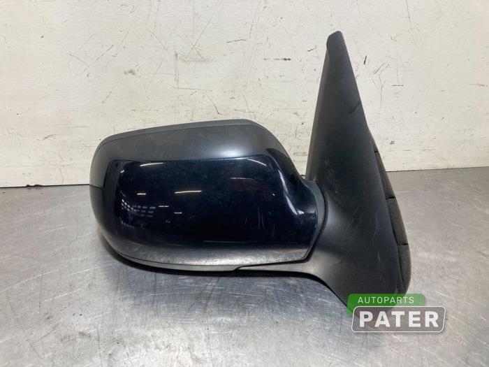 Wing mirror, right from a Mazda 2 (NB/NC/ND/NE) 1.4 CiTD 2004