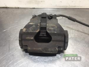 Used Front brake calliper, left Volkswagen Transporter T5 2.0 TDI BlueMotion Price € 36,75 Margin scheme offered by Autoparts Pater