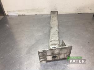 Używane Wspornik (rózne) Citroen DS4 (NX) 1.6 e-Hdi 16V 110 Cena € 21,00 Procedura marży oferowane przez Autoparts Pater