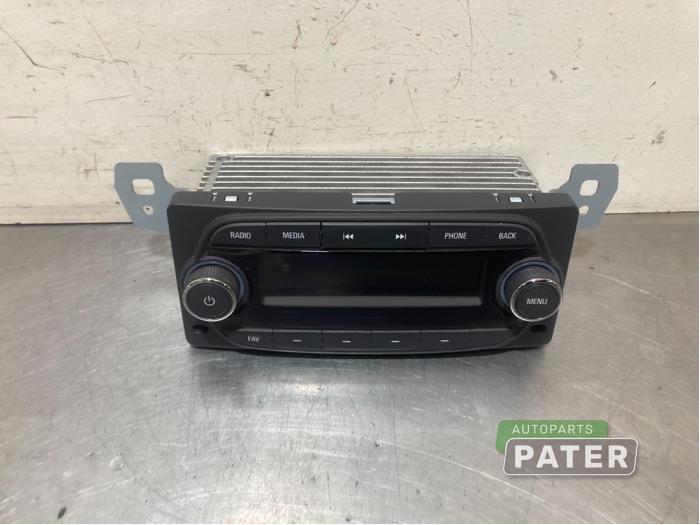 Używane Radio Opel Karl 1.0 12V Cena € 78,75 Procedura marży oferowane przez Autoparts Pater
