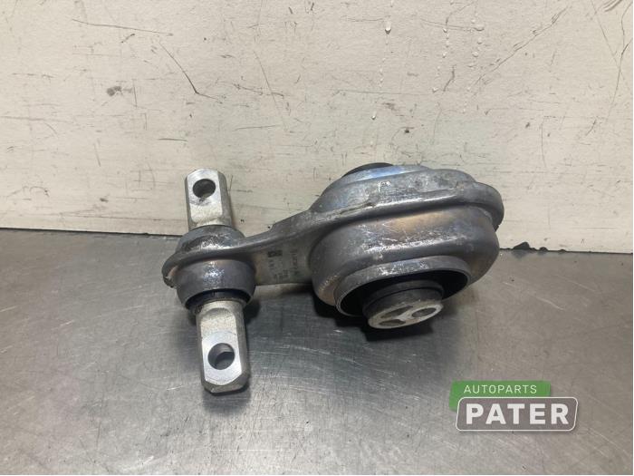 Usagé Support moteur Mercedes A (177.0) 1.3 A-180 Turbo 16V Prix € 15,75 Règlement à la marge proposé par Autoparts Pater
