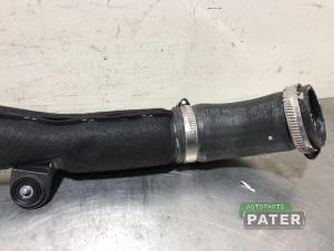 Intercooler Rohr van een Volkswagen Golf VII (AUA) 2.0 GTD 16V 2017