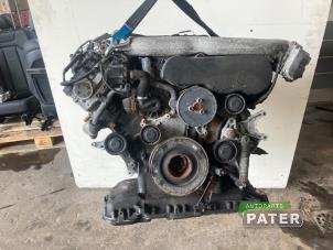 Motor van een Audi A5 Quattro (B8C/S) 3.0 TDI V6 24V 2008