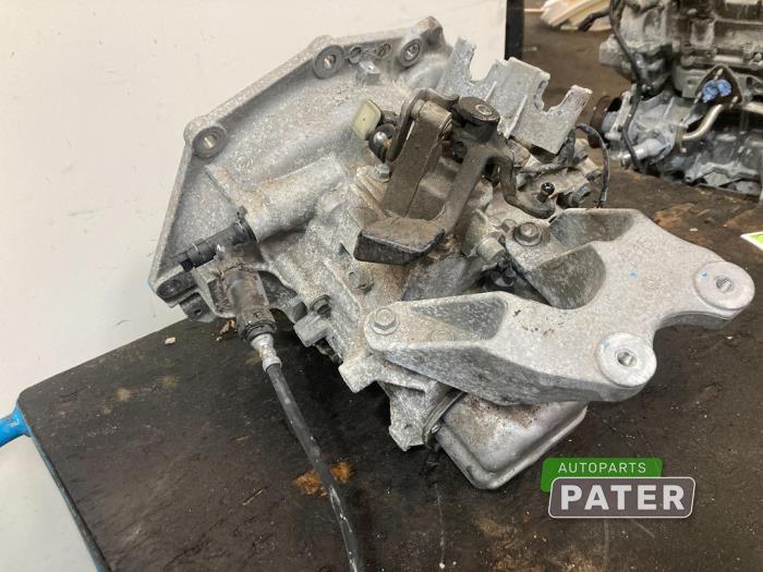 Gearbox from a Opel Karl 1.0 ecoFLEX 12V 2017