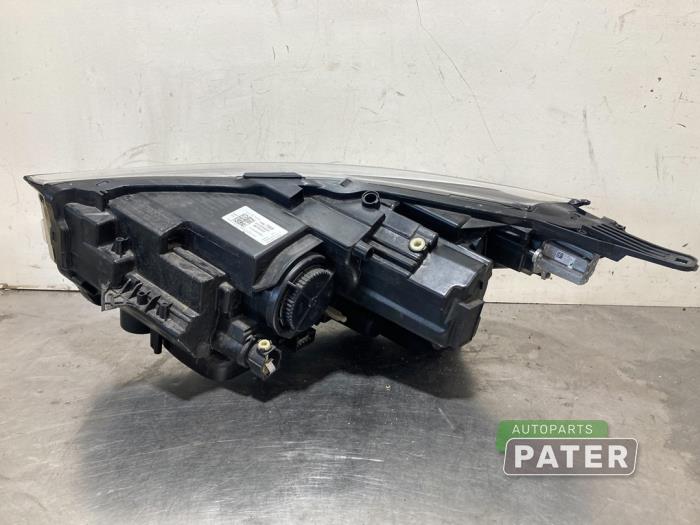 Headlight, right Opel Crossland X/Crossland 1.2 Turbo 12V 