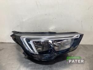 Used Headlight, right Opel Crossland X/Crossland 1.2 Turbo 12V Price € 210,00 Margin scheme offered by Autoparts Pater