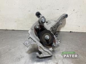 Used Gearbox mount Renault Clio IV (5R) 1.5 dCi 90 FAP Price € 36,75 Margin scheme offered by Autoparts Pater