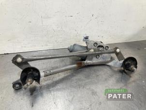 Used Wiper motor + mechanism Toyota Yaris II (P9) 1.33 16V Dual VVT-I Price € 47,25 Margin scheme offered by Autoparts Pater