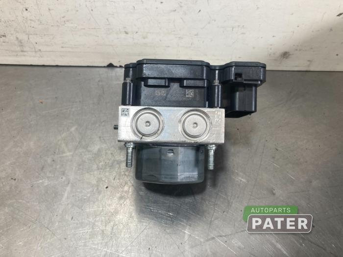 Usagé Bloc ABS Renault Captur I (2R) 1.2 TCE 16V EDC Prix € 52,50 Règlement à la marge proposé par Autoparts Pater