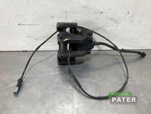 Used Rear brake calliper, right BMW 1 serie (F20) 116d 1.5 12V TwinPower Price € 42,00 Margin scheme offered by Autoparts Pater