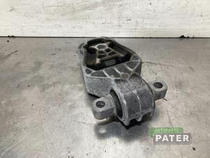 Engine mount from a Mercedes-Benz CLA (117.3) 1.5 CLA-180 CDI, 180 d 16V 2017