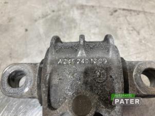 Engine mount from a Mercedes-Benz CLA (117.3) 1.5 CLA-180 CDI, 180 d 16V 2017
