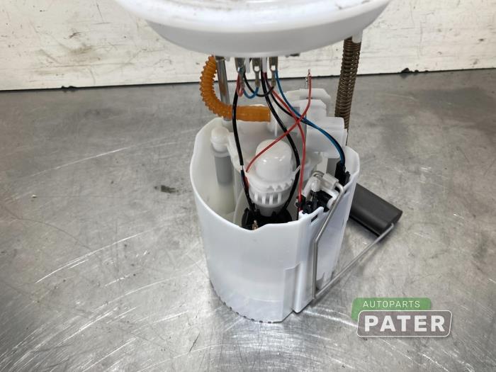 Electric fuel pump from a Volkswagen Up! (121) 1.0 12V 60 2018