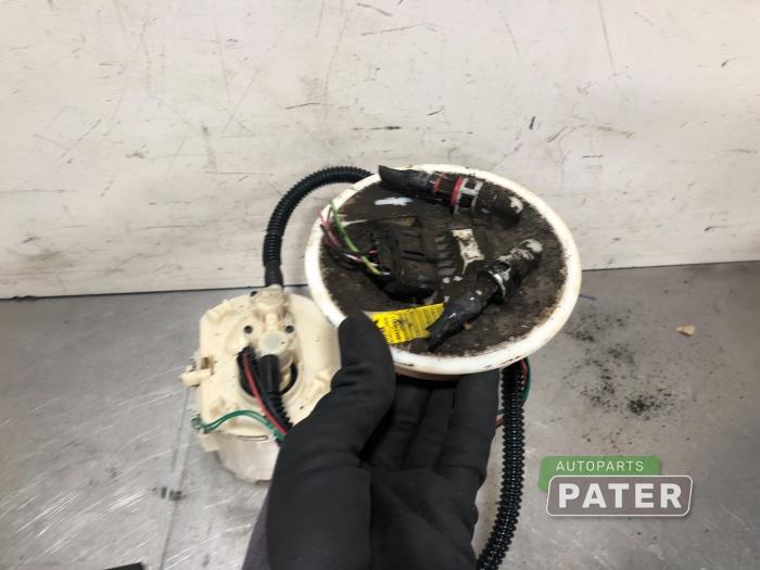 Usagé Pompe essence Ford Focus 1 Wagon 1.4 16V Prix € 21,00 Règlement à la marge proposé par Autoparts Pater