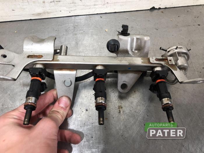 Usados Galería (inyección) Renault Captur I (2R) 0.9 Energy TCE 12V Precio € 52,50 Norma de margen ofrecido por Autoparts Pater