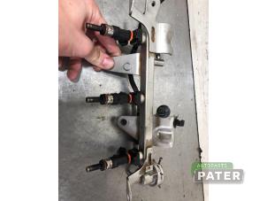 Used Fuel injector nozzle Renault Captur (2R) 0.9 Energy TCE 12V Price € 78,75 Margin scheme offered by Autoparts Pater