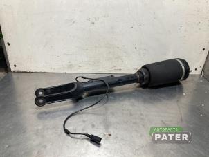 Used Front shock absorber, right Mercedes ML II (164/4JG) 3.0 ML-320 CDI 4-Matic V6 24V Price € 420,00 Margin scheme offered by Autoparts Pater