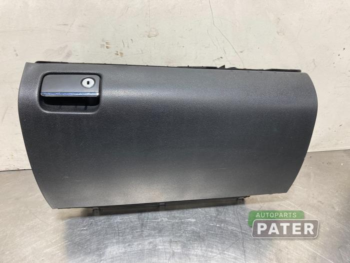 Begagnade Handskfack Mercedes ML II (164/4JG) 3.0 ML-320 CDI 4-Matic V6 24V Pris € 26,25 Marginaltabell erbjuds av Autoparts Pater