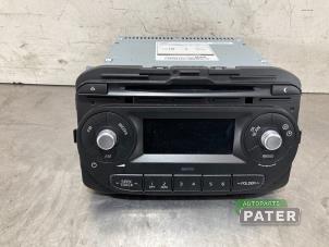 Used Radio CD player Kia Picanto (TA) 1.0 12V Price on request offered by Autoparts Pater