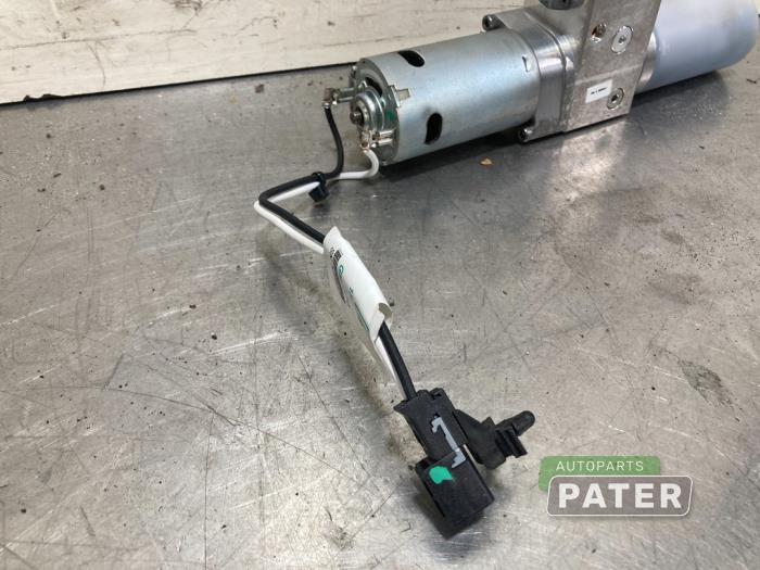 Tailgate motor Opel Insignia Sports Tourer 2.0 CDTI 16V 130 ecoFLEX 13279362 OPEL